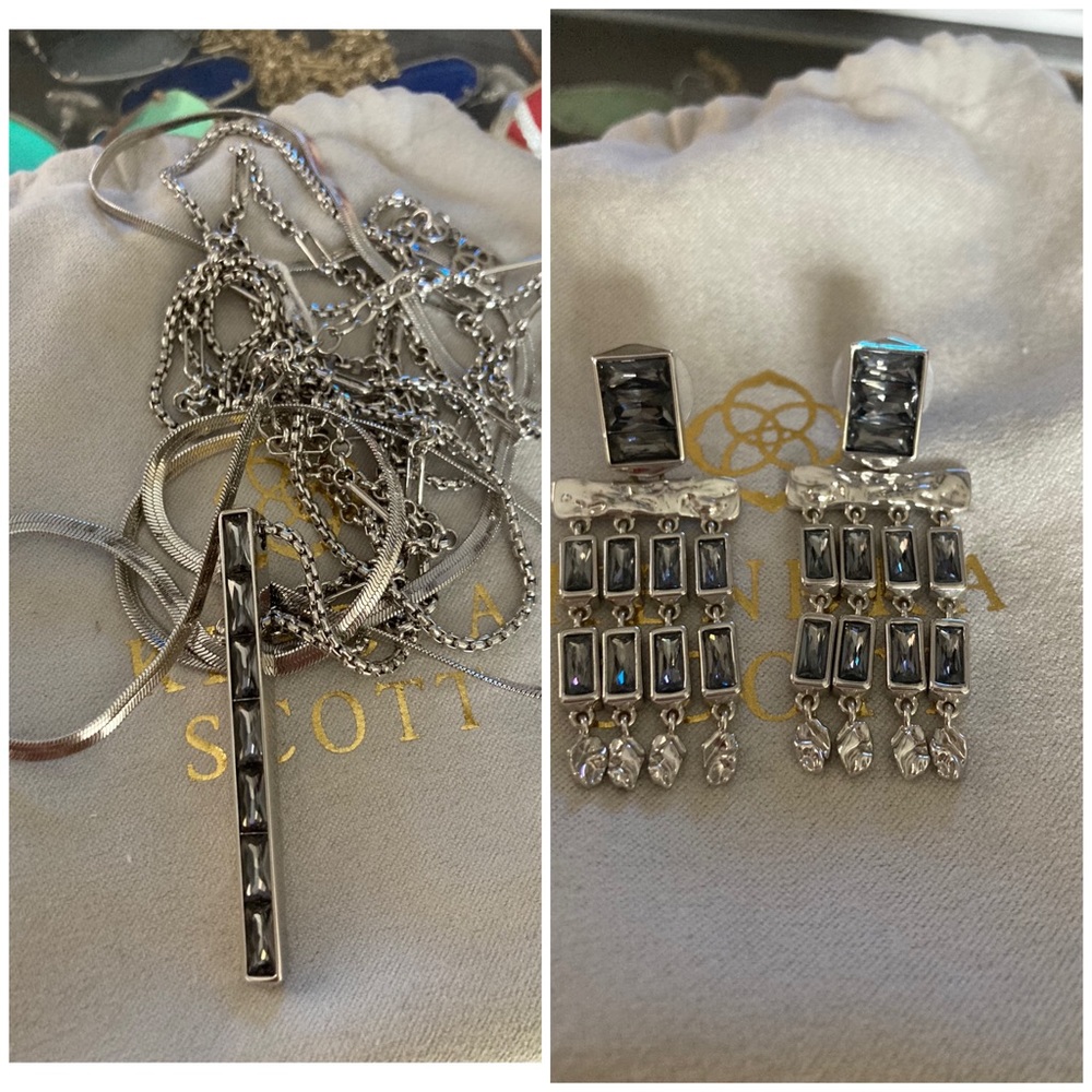 Kendra Scott SET. EEEC necklace AND EEEUC earrings